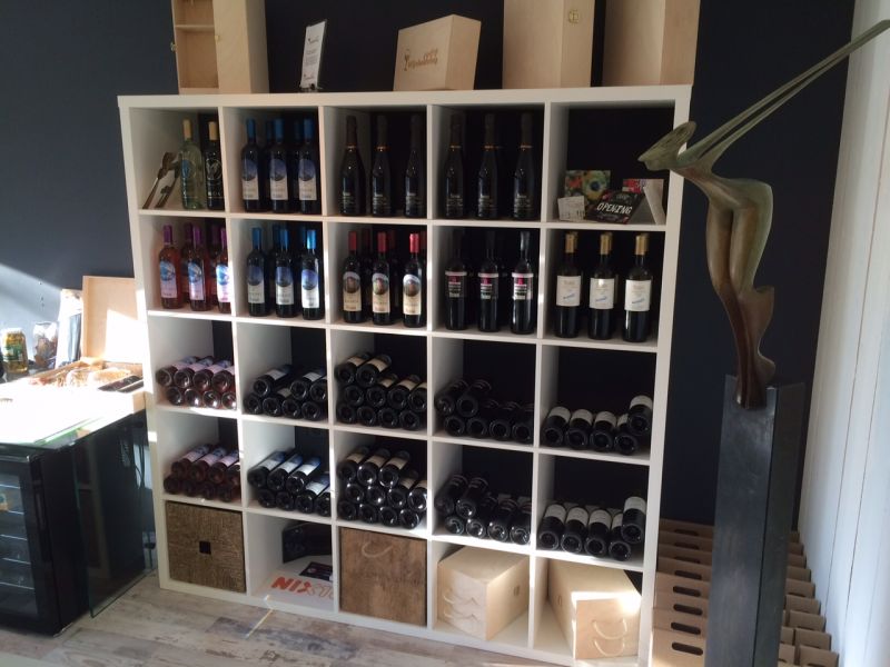 De wijnwinkel van Wijnbeleving in Diepenheim
